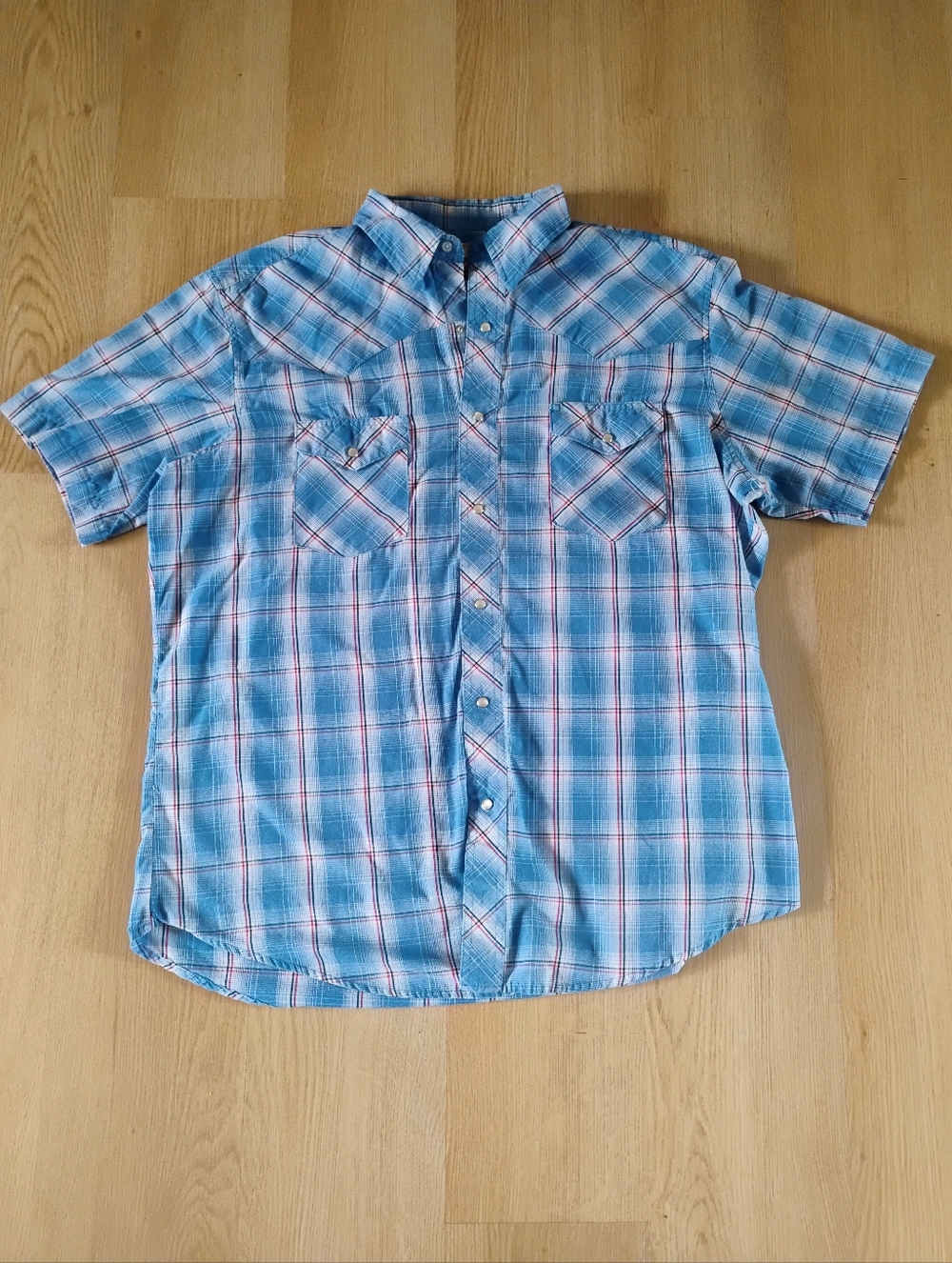 Wrangler Blue Plaid Short-Sleeve Button-Down Shirt